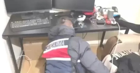 MİT'ten siber casusluk operasyonu! 4 kişi gözaltında